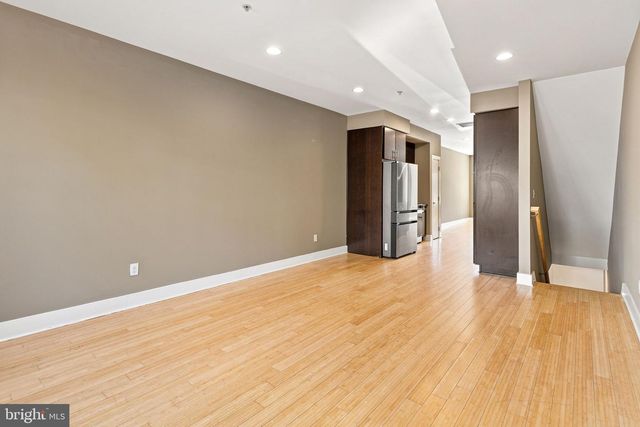 2020 TRENTON AVE, Philadelphia, PA 19125