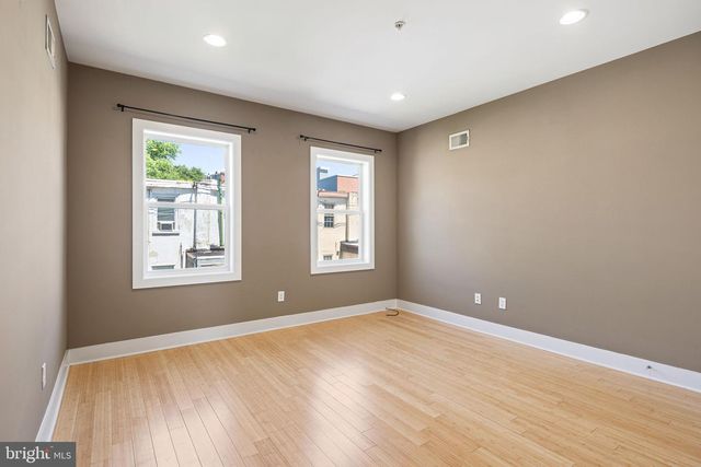 2020 TRENTON AVE, Philadelphia, PA 19125