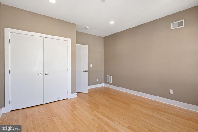 2020 TRENTON AVE, Philadelphia, PA 19125