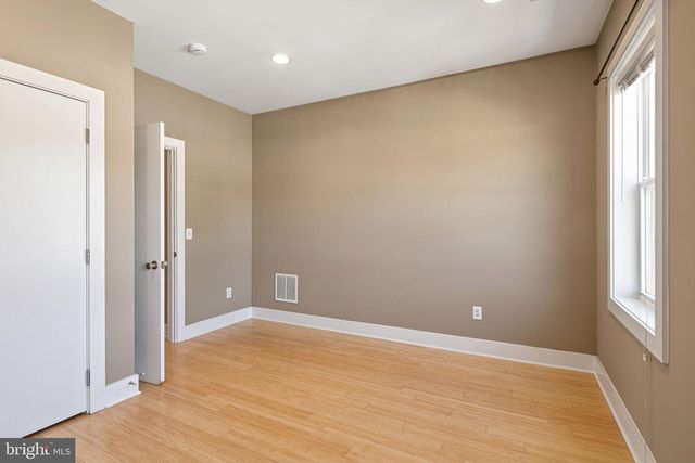 2020 TRENTON AVE, Philadelphia, PA 19125