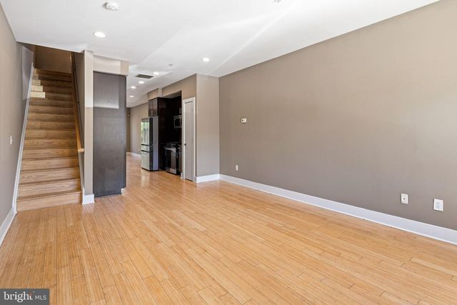 2020 TRENTON AVE, Philadelphia, PA 19125