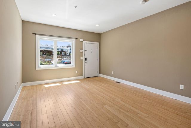 2020 TRENTON AVE, Philadelphia, PA 19125
