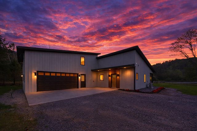 1483 Reagan Valley Road, Tellico Plains, TN 37385
