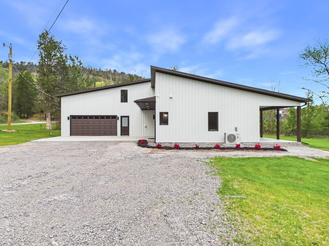 1483 Reagan Valley Road, Tellico Plains, TN 37385