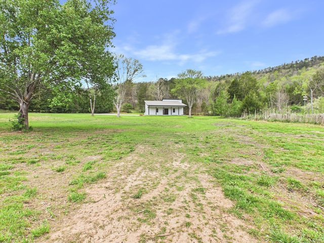 1483 Reagan Valley Road, Tellico Plains, TN 37385