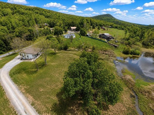 1483 Reagan Valley Road, Tellico Plains, TN 37385