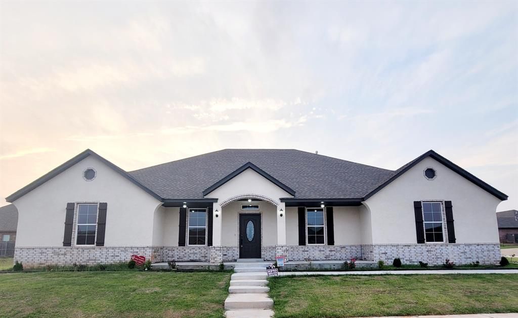 2313 E Kellan CT Terrace, Mustang, OK 73064