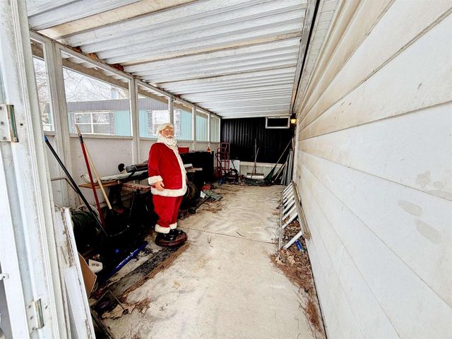 122 Falling Creek Circle, Janesville, WI 53548