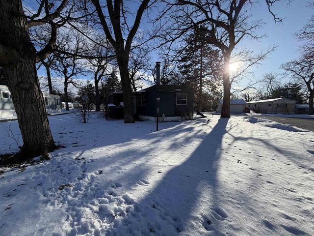 122 Falling Creek Circle, Janesville, WI 53548