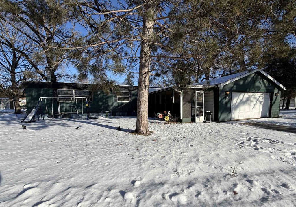 122 Falling Creek Circle, Janesville, WI 53548