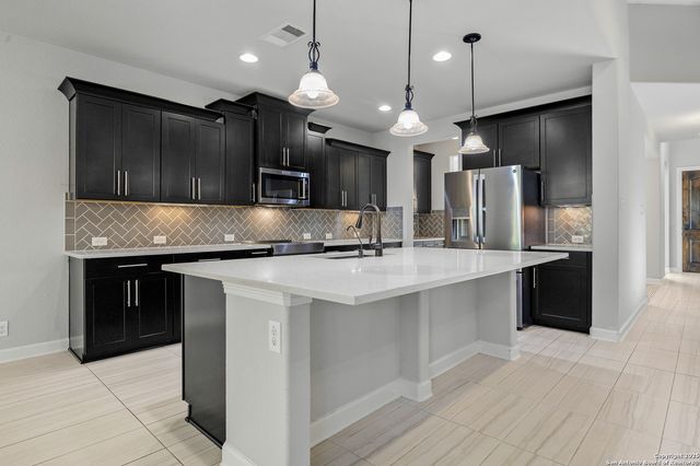 13539 Falls Summit, San Antonio, TX 78245