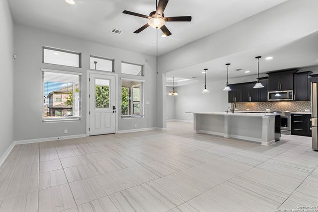 13539 Falls Summit, San Antonio, TX 78245