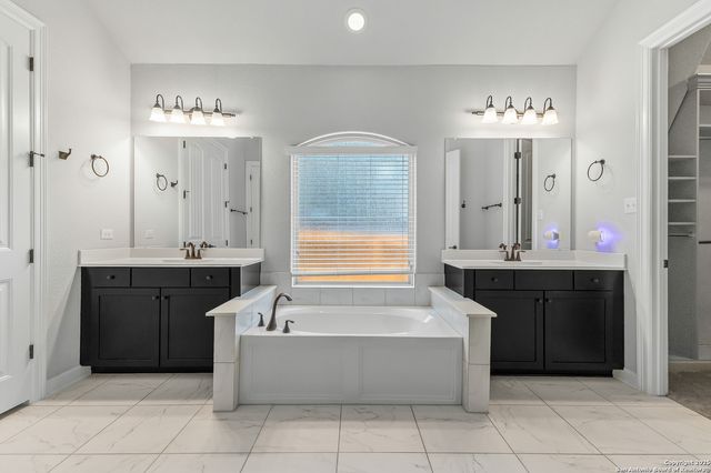 13539 Falls Summit, San Antonio, TX 78245