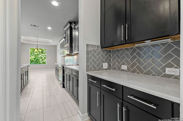 13539 Falls Summit, San Antonio, TX 78245