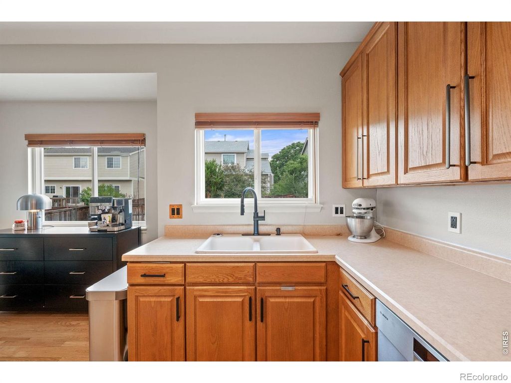 Image 11 of property listing at 1181 Riddlewood Road, Highlands Ranch, CO 80129