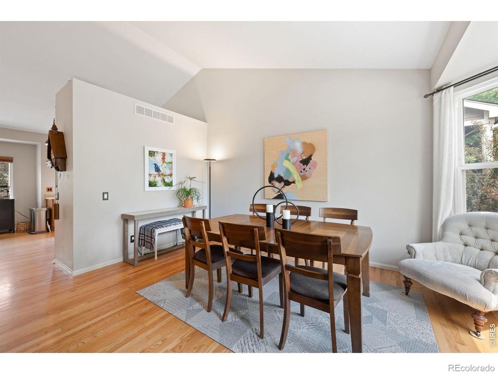 Image 4 of property listing at 1181 Riddlewood Road, Highlands Ranch, CO 80129
