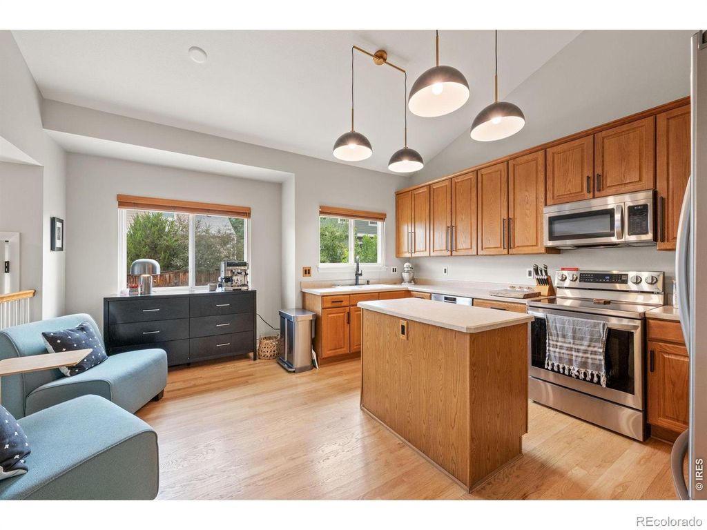 Image 8 of property listing at 1181 Riddlewood Road, Highlands Ranch, CO 80129