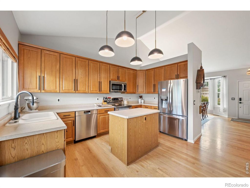 Image 9 of property listing at 1181 Riddlewood Road, Highlands Ranch, CO 80129