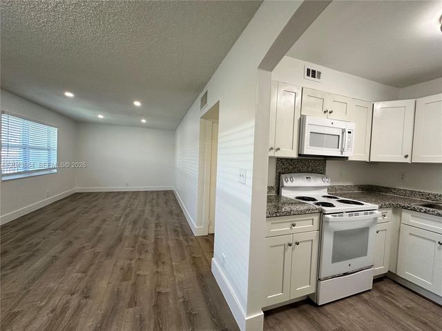 2500 Johnson Street 19, Hollywood, FL 33020
