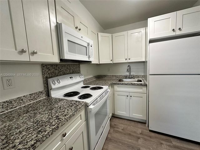 2500 Johnson Street 19, Hollywood, FL 33020