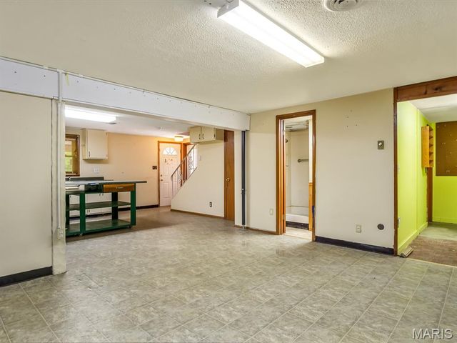 5041 Springfield Drive, Edwardsville, IL 62025
