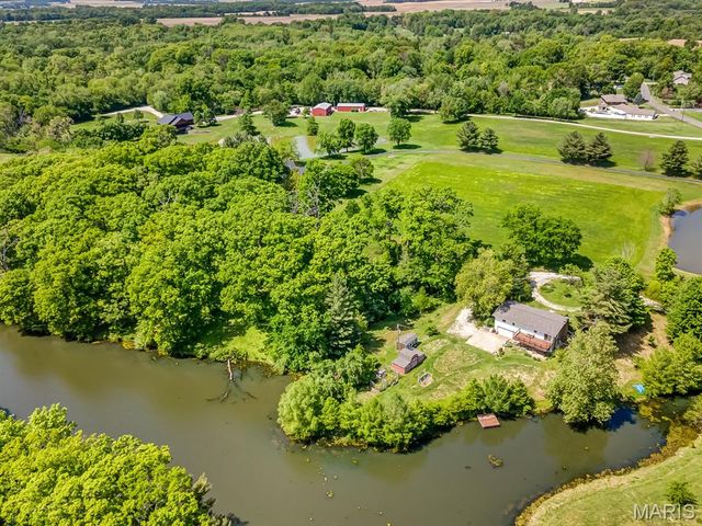 5041 Springfield Drive, Edwardsville, IL 62025