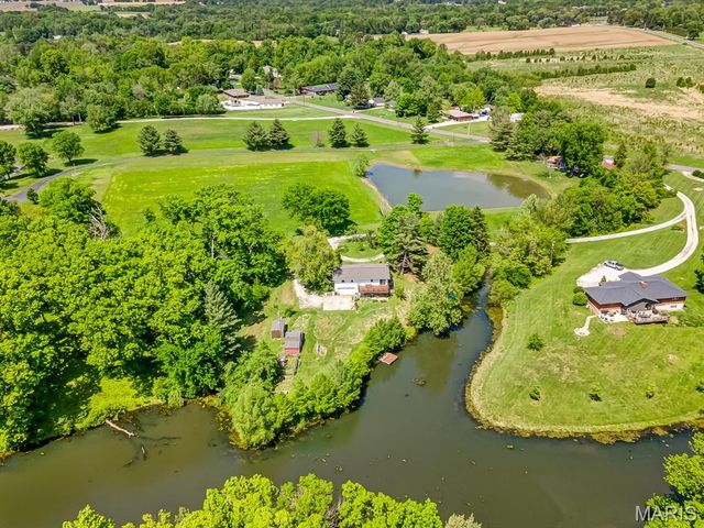 5041 Springfield Drive, Edwardsville, IL 62025