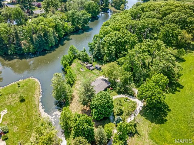 5041 Springfield Drive, Edwardsville, IL 62025