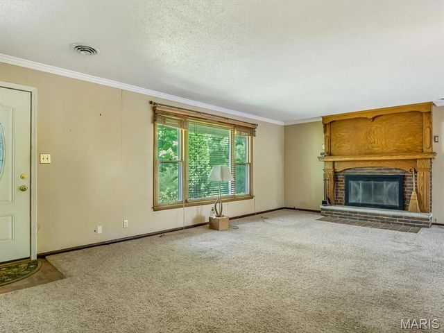 5041 Springfield Drive, Edwardsville, IL 62025