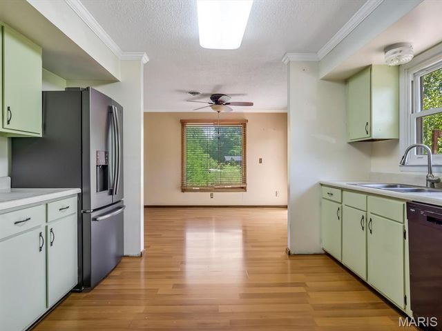 5041 Springfield Drive, Edwardsville, IL 62025