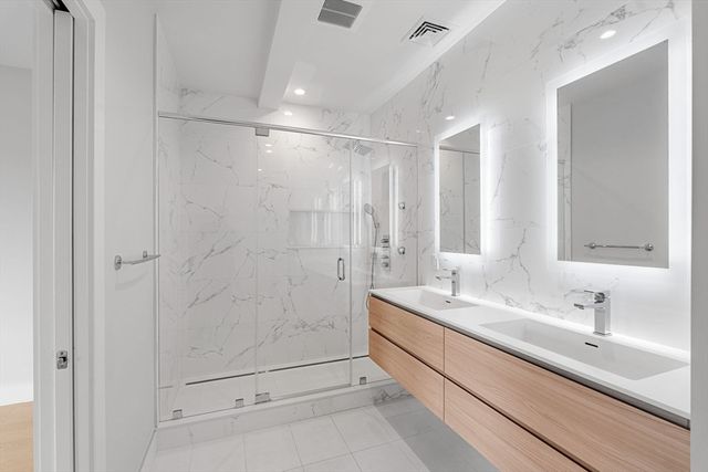 51 Silver St PH, Boston, MA 02127