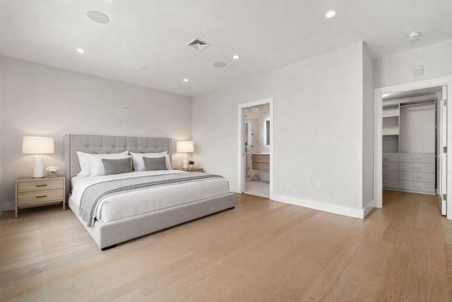 51 Silver St PH, Boston, MA 02127