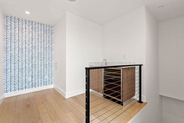 51 Silver St PH, Boston, MA 02127