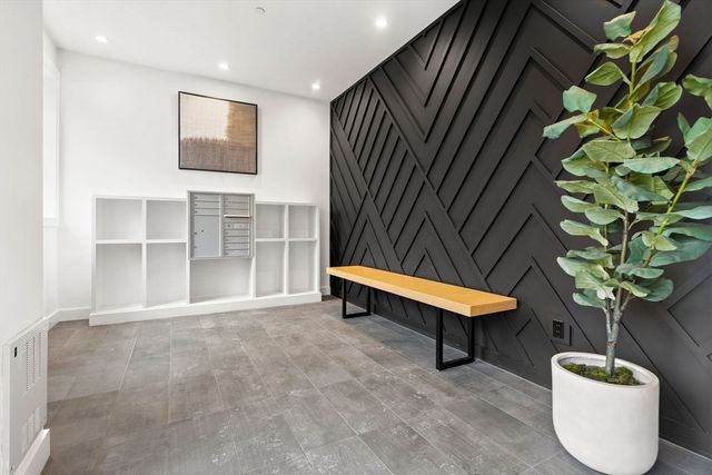 51 Silver St PH, Boston, MA 02127