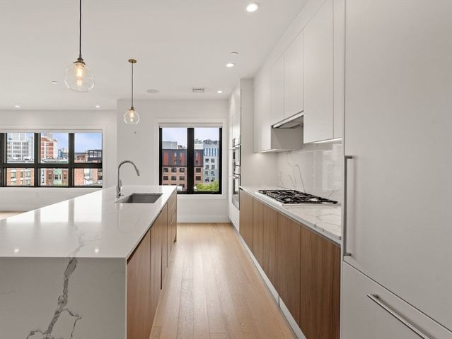 51 Silver St PH, Boston, MA 02127