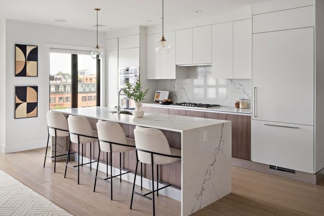 51 Silver St PH, Boston, MA 02127