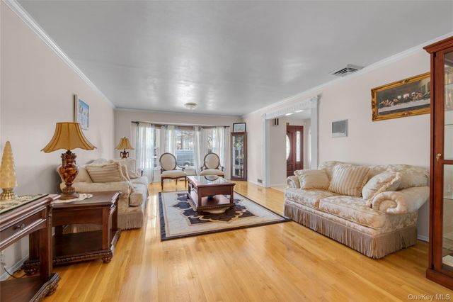 6 Marietta Drive, Westbury, NY 11590