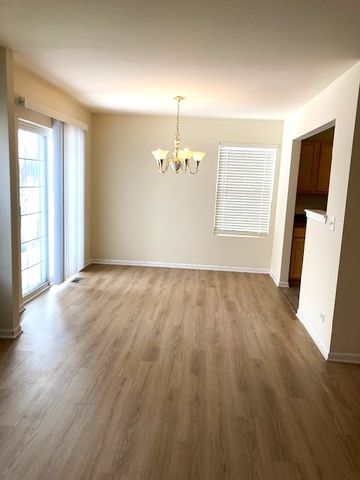 2441 Stoughton Circle 2441, Aurora, IL 60504