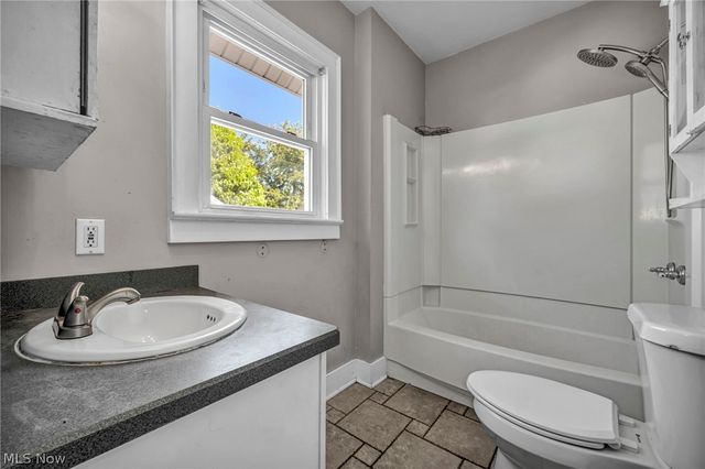 167 N Hazelwood Avenue, Youngstown, OH 44509