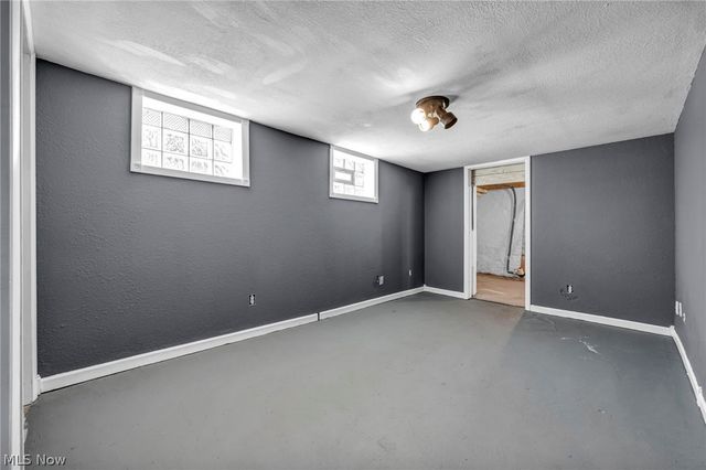 167 N Hazelwood Avenue, Youngstown, OH 44509
