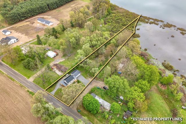 68505 Sweet Lake Road, Sturgis, MI 49091