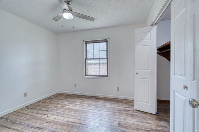 1229 MOCKINGBIRD Lane, Mount Vernon, IN 47620