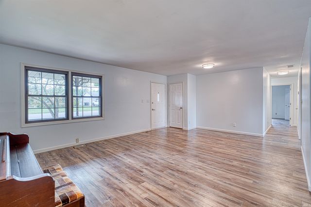 1229 MOCKINGBIRD Lane, Mount Vernon, IN 47620