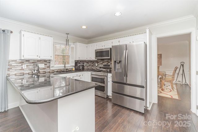 7236 Cobblecreek Drive, Matthews, NC 28104
