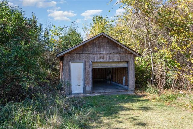 955 Main Street, Yanceyville, NC 27379