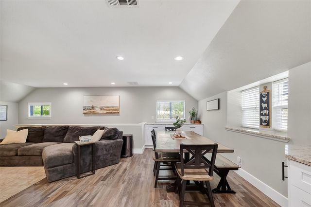 819 Sentinel Oaks, Pinehurst, TX 77362