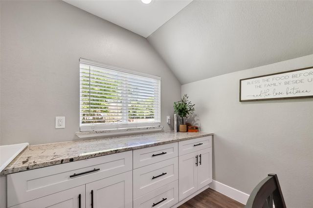 819 Sentinel Oaks, Pinehurst, TX 77362