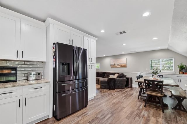 819 Sentinel Oaks, Pinehurst, TX 77362