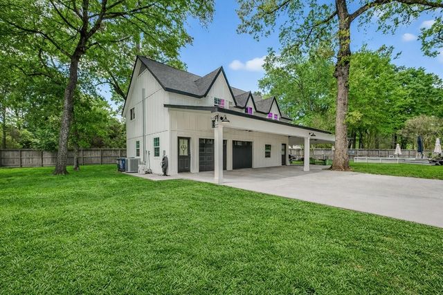 819 Sentinel Oaks, Pinehurst, TX 77362