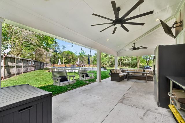 819 Sentinel Oaks, Pinehurst, TX 77362